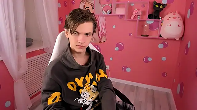 Snapshot of OttoWilliams chatting on 10.12.25 OttoWilliams online show from 10.12.25