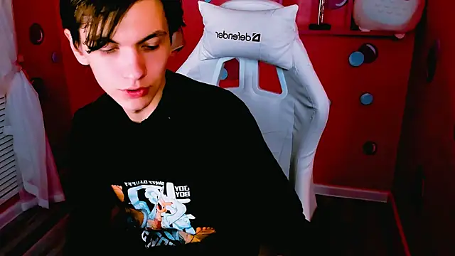 Snapshot of OttoWilliams chatting on 10.23.25 OttoWilliams online show from 10.23.25