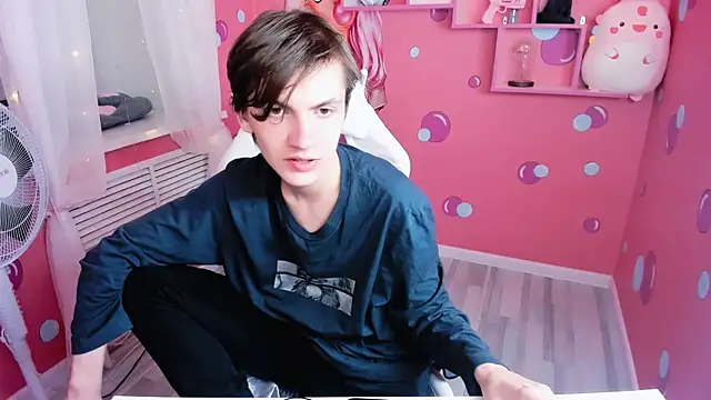 Snapshot of OttoWilliams chatting on 11.05.25 OttoWilliams online show from 11.05.25