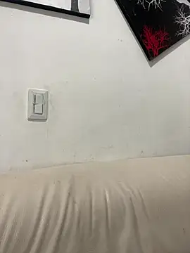 zaracollins01 online show from 10.22.25