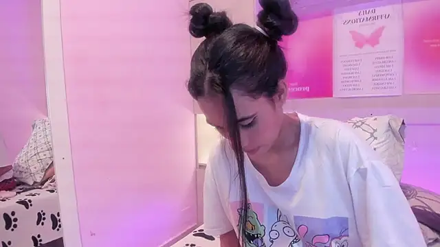 Snapshot of LexxaQueen chatting on 10.12.25 LexxaQueen online show from 10.12.25