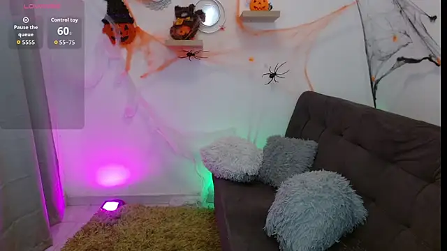 Snapshot of antonella_n_brian chatting on 10.27.25 antonella n brian online show from 10.27.25