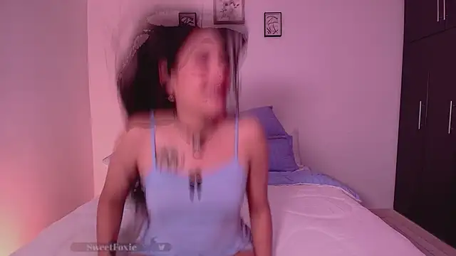 SweetFoxie online show from 10.06.25