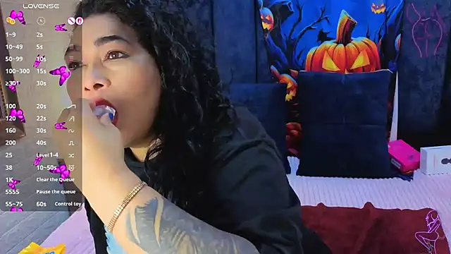 Snapshot of yunkeyc chatting on 10.25.25 yunkeyc online show from 10.25.25