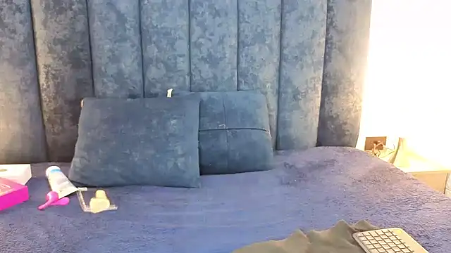 Snapshot of yunkeyc chatting on 11.10.25 yunkeyc online show from 11.10.25