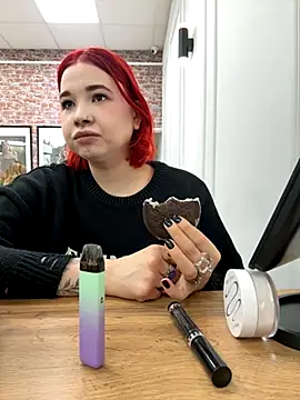 VeronicaLine online show from 09.28.25