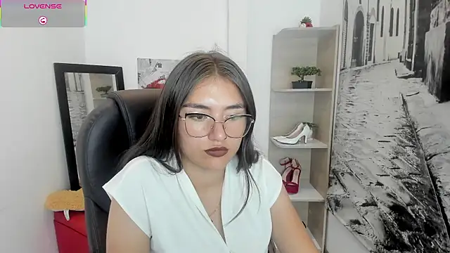 grace  lovely online show from 09.17.25