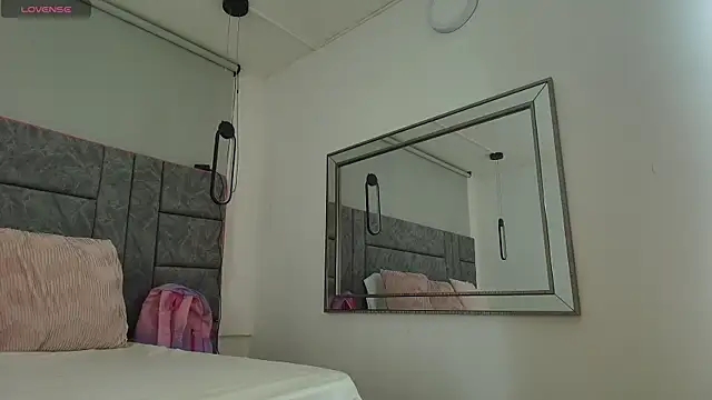 alaska  williams   online show from 11.08.25