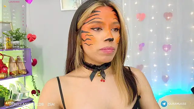 Snapshot of yourrmuse chatting on 11.02.25 yourrmuse online show from 11.02.25