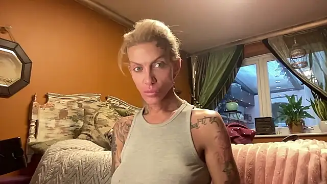 Snapshot of xl_uk_top_trans chatting on 01.12.26 xl uk top trans online show from 01.12.26