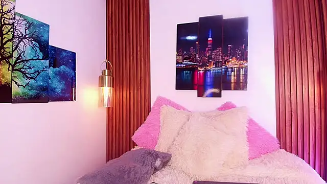 Snapshot of Emily_Vaughan chatting on 09.25.25 Emily Vaughan online show from 09.25.25