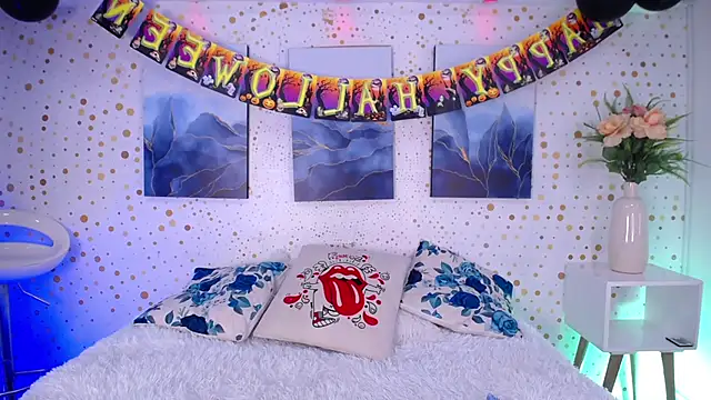 Snapshot of Emily_Vaughan chatting on 10.25.25 Emily Vaughan online show from 10.25.25