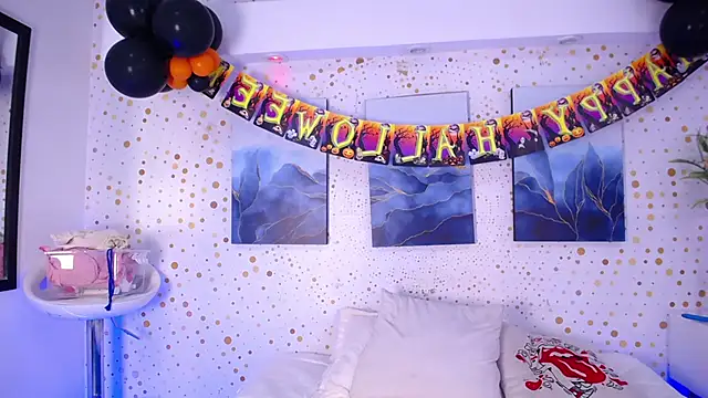 Snapshot of Emily_Vaughan chatting on 10.27.25 Emily Vaughan online show from 10.27.25