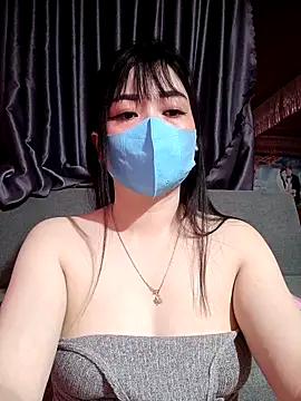 Snapshot of ChunkyLy chatting on 09.18.25 ChunkyLy online show from 09.18.25
