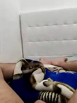 Yazaza1999 online show from 10.18.25