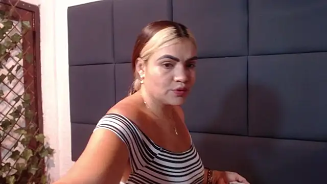 sandra perez1 online show from 09.13.25