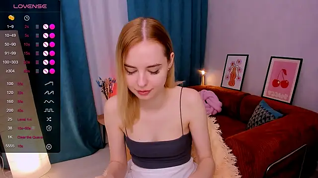 Snapshot of LillianShine chatting on 05.01.26 LillianShine online show from 05.01.26