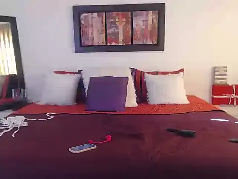 Snapshot of OSHYRIS chatting on 09.22.25 OSHYRIS online show from 09.22.25