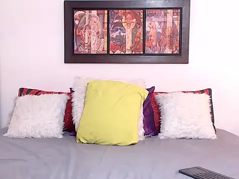 Snapshot of OSHYRIS chatting on 10.15.25 OSHYRIS online show from 10.15.25