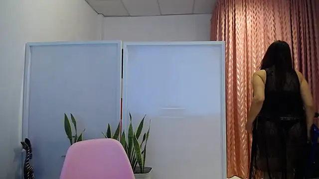 Manuela lara  online show from 11.19.25