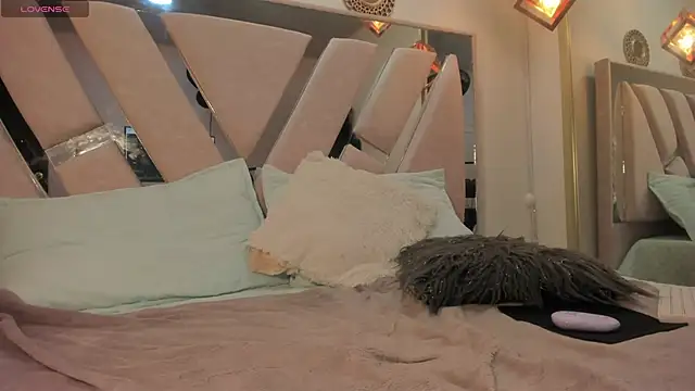 i Carolinee online show from 10.01.25