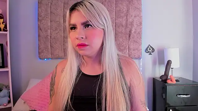 Snapshot of naomi_sanz chatting on 02.19.26 naomi sanz online show from 02.19.26