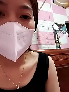 Snapshot of Zinzin9x chatting on 10.08.25 Zinzin9x online show from 10.08.25