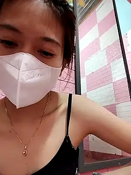 Snapshot of Zinzin9x chatting on 10.18.25 Zinzin9x online show from 10.18.25