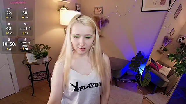 Snapshot of Milana_Key chatting on 11.08.25 Milana Key online show from 11.08.25