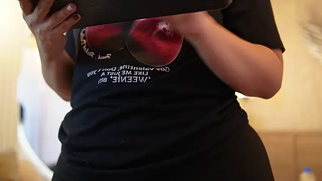 Tayler Kim online show from 10.05.25