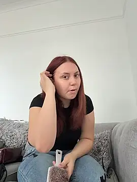 Snapshot of RoseMaee chatting on 10.08.25 RoseMaee online show from 10.08.25