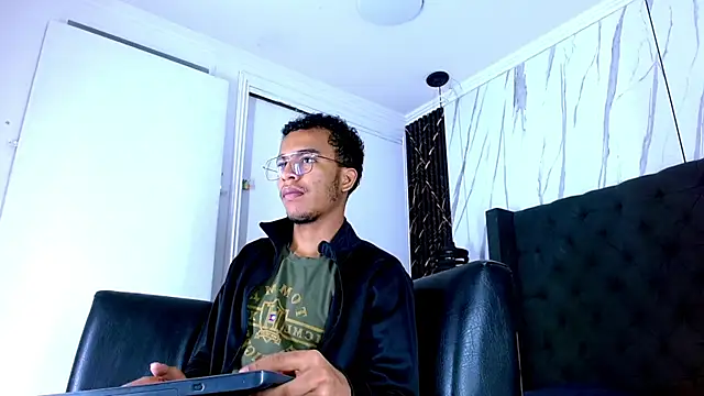 aston xvera online show from 12.14.25