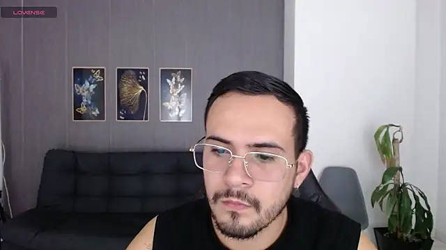 Arontrey21 online show from 09.14.25