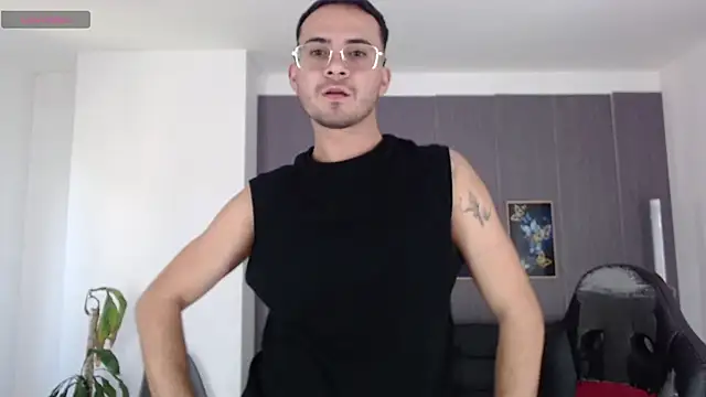 Arontrey21 online show from 09.15.25