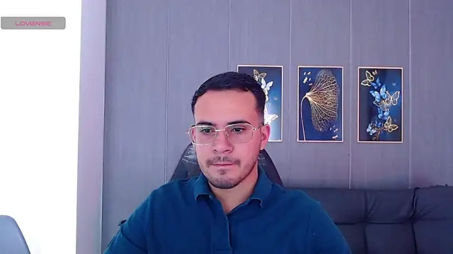 Arontrey21 online show from 09.17.25