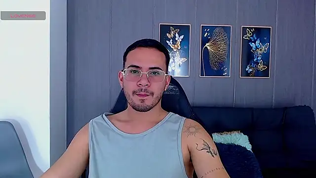 Arontrey21 online show from 09.19.25