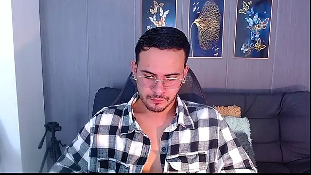 Arontrey21 online show from 09.23.25