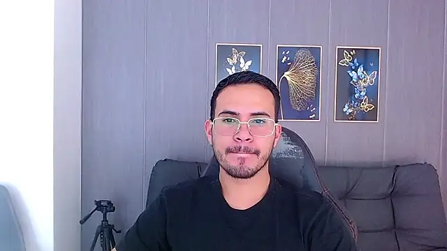 Arontrey21 online show from 09.26.25