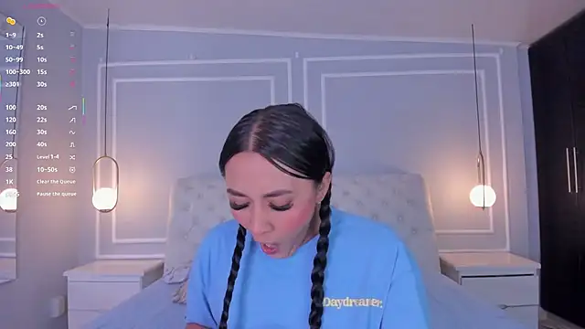 Snapshot of shanty_cole chatting on 10.29.25 shanty cole online show from 10.29.25