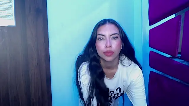 Snapshot of Alana_Hott_ chatting on 09.20.25 Alana Hott online show from 09.20.25