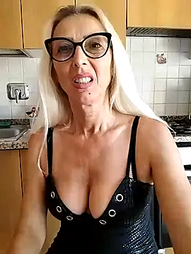 Snapshot of _sexyBLONDE46_ chatting on 05.28.26 sexyBLONDE46 online show from 05.28.26