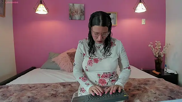 Lia Lassie online show from 09.24.25