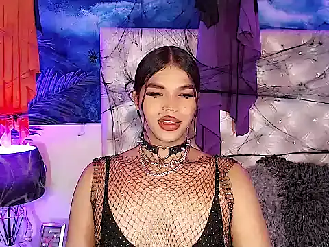 Snapshot of Valeria_Swett_ chatting on 11.01.25 Valeria Swett online show from 11.01.25