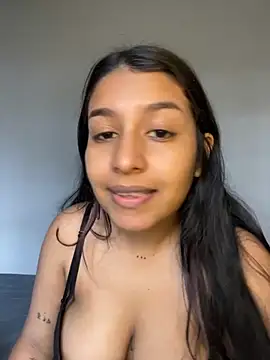  Chloe Smith online show from 10.07.25