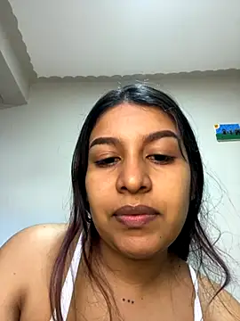  Chloe Smith online show from 10.16.25