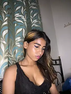 STRIP GLOW online show from 02.22.26