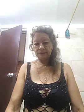 Snapshot of MaryLunne chatting on 10.14.25 MaryLunne online show from 10.14.25