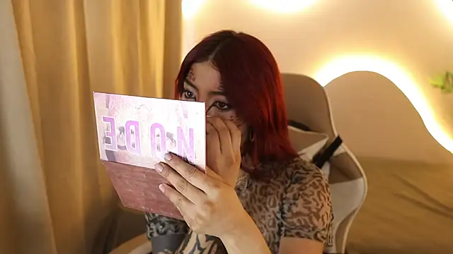 Snapshot of Mystic_blue chatting on 10.21.25 Mystic blue online show from 10.21.25