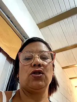 Snapshot of YadiraOrozco chatting on 09.08.25 YadiraOrozco online show from 09.08.25