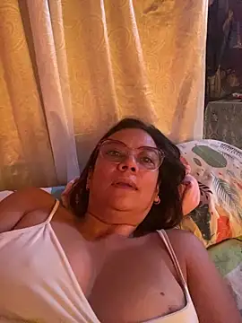 Snapshot of YadiraOrozco chatting on 09.14.25 YadiraOrozco online show from 09.14.25